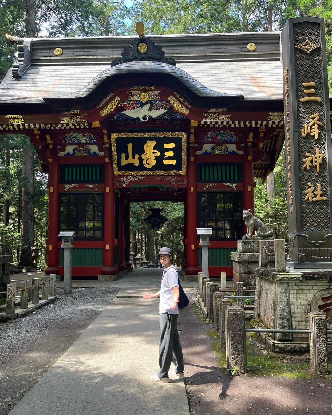 渡部純平のインスタグラム：「片道100km,2度目の三峯神社⛩️🐺🍀   Jorney for life🐉  Have a good day:)  #三峯神社#参拝#秩父#nature#自然#lifestyle#truelife#gamechange#meditaion#yoga#actor#model#shrine#japan#truelife#♾️」