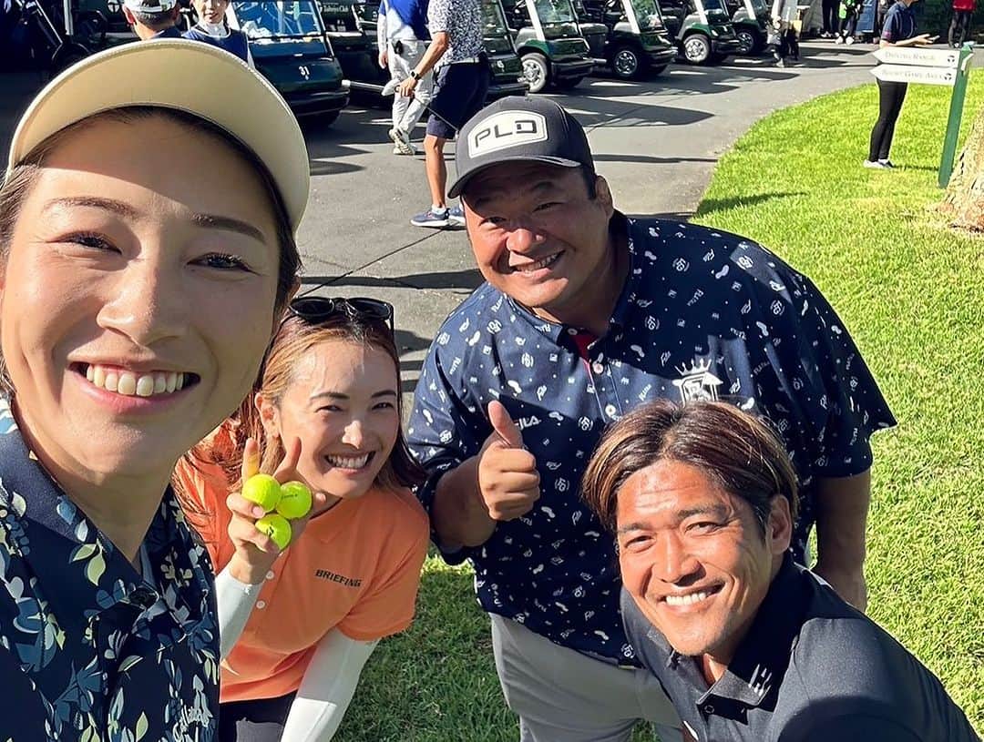 清澤恵美子さんのインスタグラム写真 - (清澤恵美子Instagram)「先日マルハンカップ太平洋シニアプロアマフェスティバルに参加させていただきました🏌️  この日のために沢山の方々に教えてもらいゴルフを練習してきましたが、ボロボロのズタボロでお恥ずかしい限りでした🤣が、、 一緒に回らせて頂いた鈴木亨プロをはじめ、同伴者の皆様の凄いプレイの数々で楽しくもそして良い結果で回ることができました😄  わたしは引き続き練習します😂　  しかしゴルフは楽しい！！ 自分でやるのも楽しいし、ゴルフ場でプロのプレイを間近で見せてもらうのも楽しい！！  なんならご飯も美味しい🍚❤️健康でいられる！！最高の競技だと改めて感じています^ ^ このような機会をくださったPGA様、そしてお誘いくださった篠崎プロ、一緒に回ってくださった鈴木亨プロ、同伴者の皆様、鈴木キャディさんありがとうございました^ ^  お洋服は　@briefinggolf_store_official  アームカバーは　@goldwin_jp」8月29日 9時33分 - kiyosawaemiko