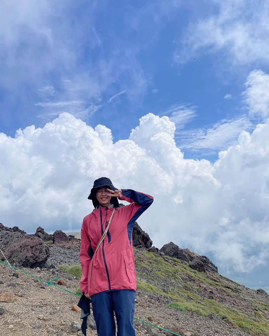 堀江聖夏さんのインスタグラム写真 - (堀江聖夏Instagram)「⌇ 北海道特集っっ☁️🍽️🗻📸 ⁡ 自然に溢れていました𓂃 ⁡ ________________________________  #北海道 #美瑛 #旭川 #青い池 #自然 #富良野 #スープカレー #ポートレート」8月29日 9時34分 - mina_horie