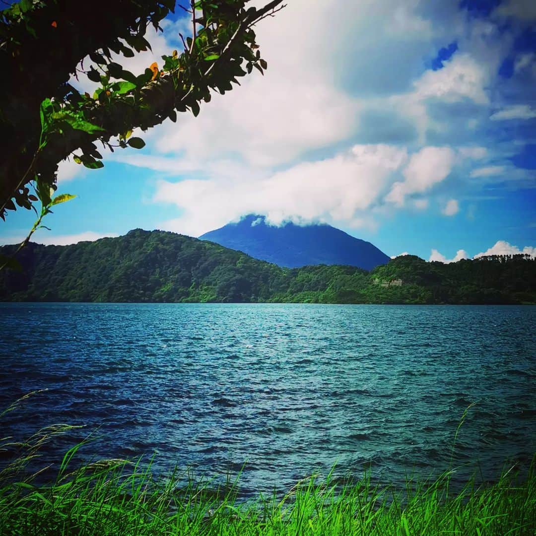 広部俊明さんのインスタグラム写真 - (広部俊明Instagram)「開聞岳の雲が消えないーーあと少しねばるかな!」8月29日 9時53分 - toshiakihirobe
