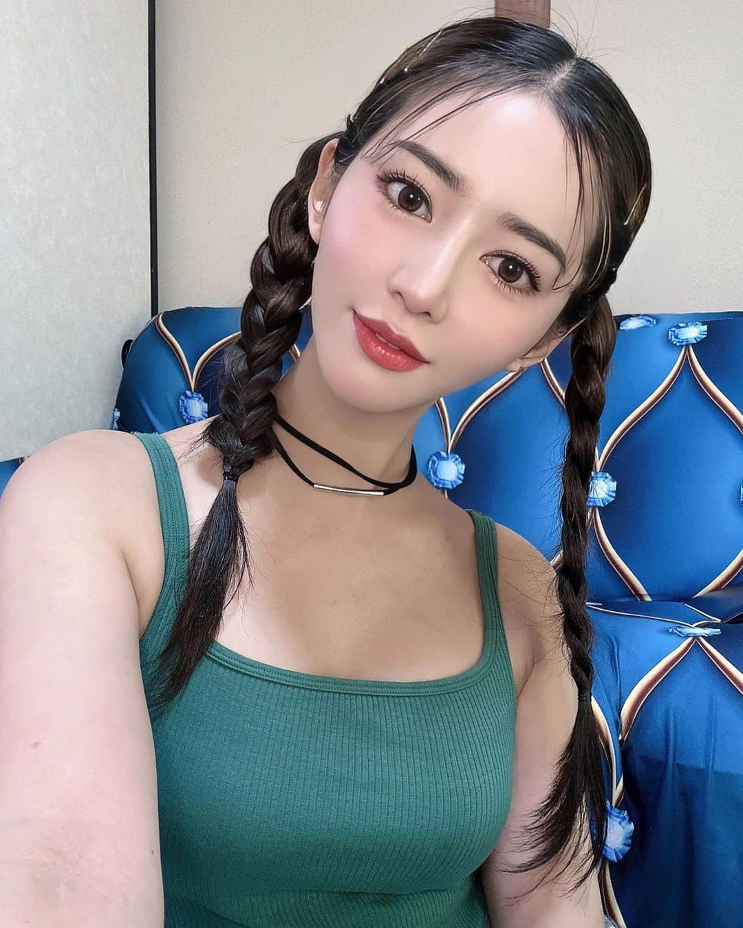 麻生希さんのインスタグラム写真 - (麻生希Instagram)「ツイン楽🩵 楽ちんヘアーですね(*^^*)  #ツインテール  #夏ヘア  #アラフォー #アラフォーコーデ #美魔女  #美魔女になりたい  #美肌になりたい人と繋がりたい  #美容好きと繋がりたい」8月29日 10時12分 - aya___1220___