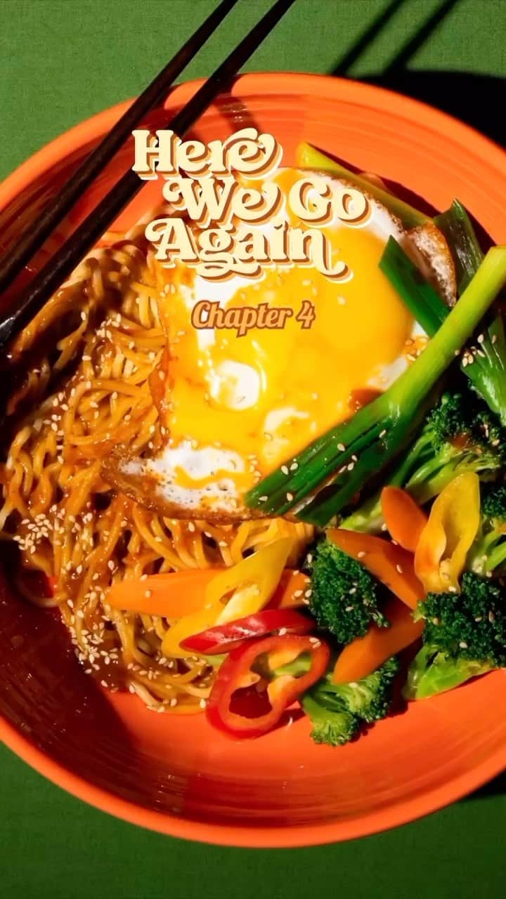 ティファニー・ティーセンのインスタグラム：「Never waste your produce again! #HereWeGoAgain Chapter 4 - recipes to make use of your fruits and veggies before they go bad. Because we all get a little overly zealous at the store sometimes. Order at the link in my bio. Next week is Chapter 5…you know the drill!」