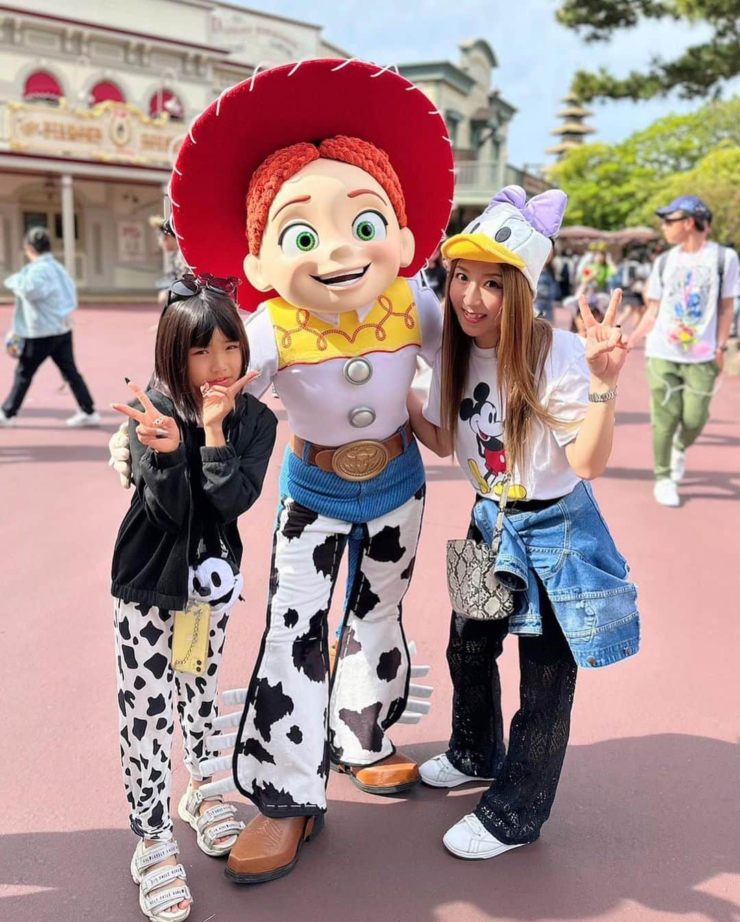 なぁさんのインスタグラム写真 - (なぁInstagram)「. . . またディズニー行きたいな🥳 . . #ディズニー #ディズニーランド #ドナルド #ディズニーコーデ #友達 #friends #いいね #東京ディズニーランド #お出かけ #思い出 #love」8月29日 10時55分 - na_tan_dayo_