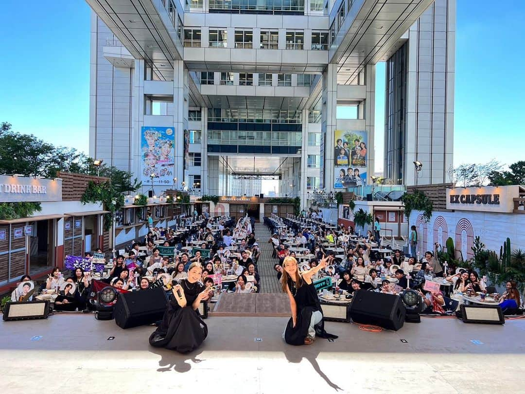 居酒屋えぐざいるPARKさんのインスタグラム写真 - (居酒屋えぐざいるPARKInstagram)「. 🏮8月25日(金)来店情報🏮  * ・・・・・・・・・・・・・・・・・ *  Dream Shizuka Leola  * ・・・・・・・・・・・・・・・・・ *  会場に遊びに来てくれました☀️🟠  乾杯からスタートし、 トークや質問コーナーをしていただきました🎤✨  また、じゃんけん大会もあり 勝ち残った人にはプレゼントも🫢🎁  最後は記念撮影📸🎞️  Happinessな時間をありがとうございました🌈  何が起こるかわからない居酒屋えぐざいる🏮 是非ご来場をお待ちしております⤴⤴  * #居酒屋えぐざいる #居酒屋えぐざいる2023 #いざえぐ #DreamShizuka #Leola」8月29日 11時07分 - izakaya_exile