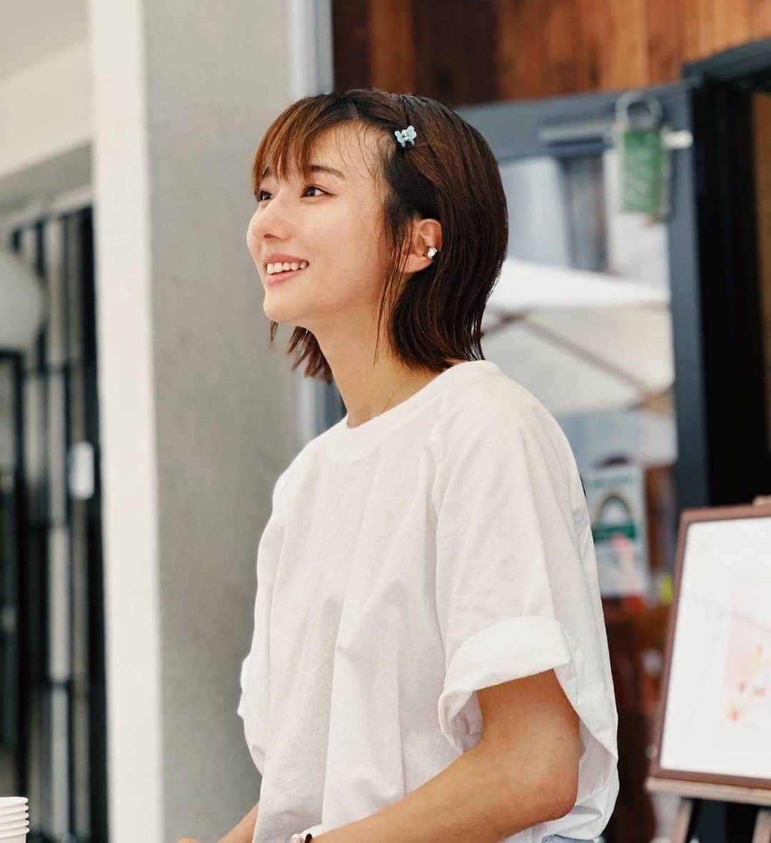 搗宮姫奈のインスタグラム：「White Monkeyとして初めてのイベント、「POP UP CAFE」と「会社設立記念パーティー」へご来店頂き誠にありがとうございました！！  なんと1日で180名以上の方が来てくださりコーヒーが途中で完売。大盛況で幕を閉じました！  それもこれも、皆様のおかげです。 White Monkey、ここからさらにいきます。  世界一周コーヒーの旅も、みんなでまわっている様な感覚になれる企画を考え中🐒！  お楽しみに☺️☺️☺️  ASAGE CAFE（ @asg_kawadoko ）さん、場所をお貸しいただきありがとうございました！！😊  #搗宮姫奈 #コーヒー #ホワイトモンキー #whitemonkey  #popupcafe #asagecafe」