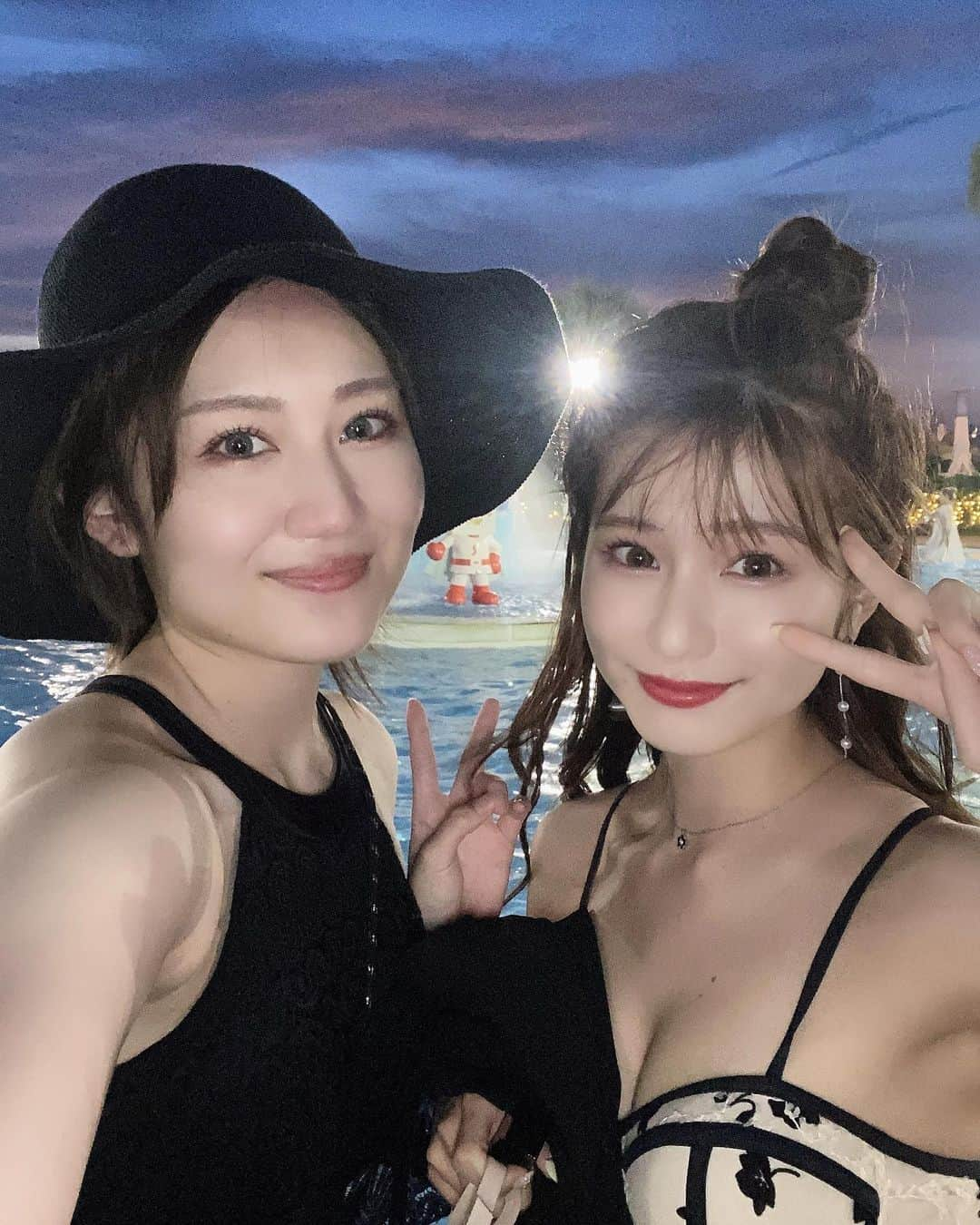 久代梨奈のインスタグラム：「６月ぶりの愛梨ちゃん🫶🏻 楽しすぎてずっと笑ってた😂🤣😂🤣 急に現実に戻され疲れが来て帰りは無言🤭全部おもろい🤣  #よみうりランド #よみうりランドプール」