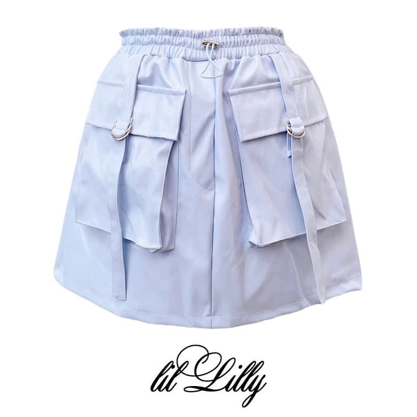 lilLillyさんのインスタグラム写真 - (lilLillyInstagram)「New Arrival エナメルカーゴミニスカート color WHITE/BLUE/BLACK size FREE ¥13,800+tax  #lilLilly #lilLillytokyo #lilLillyshinjuku」8月29日 11時14分 - lillilly_official