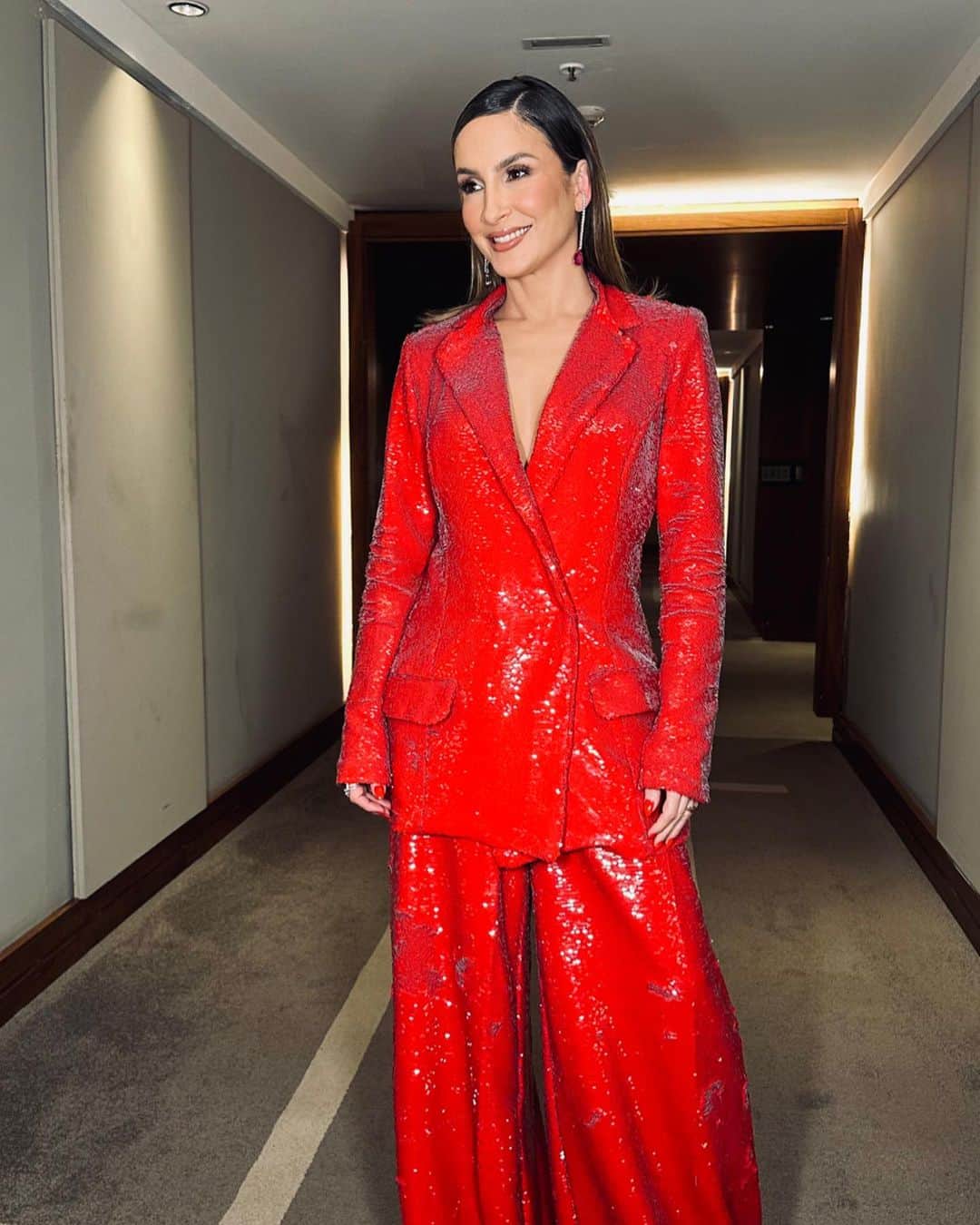 Claudia Leitteのインスタグラム：「Evento emocionante, com iniciativa incrível da @gerandofalcoes @edulyragf, Favela Gala! ❤️ Honra em fazer parte.」