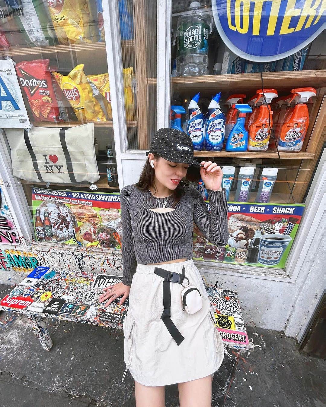 maya kibbel キベルまやのインスタグラム：「イヤホンは、毎日欠かせないアイテム！🎧🤍 @sudio e2 は、タッチセンサーが搭載されており、指でタッチする動作によって、音楽再生、ANC機能の切り替え、充電した後も電源が長持ち等、優れた特徴がいっぱい！ケースまでおしゃれ！🕊️ もちろん、音質は抜群で耳にも優しいフィット！🫶  ご招待頂きたいクーポンコード「mayakibbel」使うと@sudio公式サイトで全商品を15%オフでご購入いただけます！(有効期限は2023年11月6日までです。)  プラス、今だけ期間限定で、完全ワイヤレスイヤホンE2またはN2 Pro本体をご購入の方にイヤホンケースをプレゼントしています。 また、イヤホン2点が65％でお得に手に入る夏限定の福袋も販売中！詳しくはsudio.comをチェック！※クーポンコードとの併用可能です。Sudioはいつも30日間返品対応・Sudio Sphere登録で18ヶ月間製品保証。 ご自宅から安心してお買い物いただけます◎ 詳しくは https://www.sudio.com/jp/ をチェック！🫧  #sudio #sudioE2 #スーディオイーツー #スーディオ #ワイヤレスイヤホン」