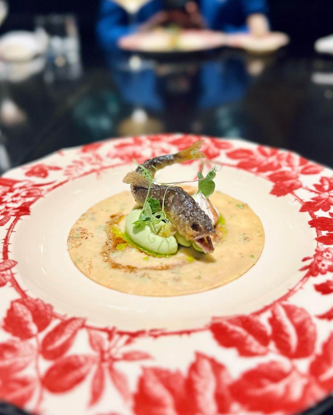 ケス Keisuiのインスタグラム：「Beautiful moment.   @gucciosteria tokyo @antonioiacoviello_tokyo_jp  @massimobottura   #Worlds50Best #Asias50Best #50BestDiscovery #50besttastehunter」
