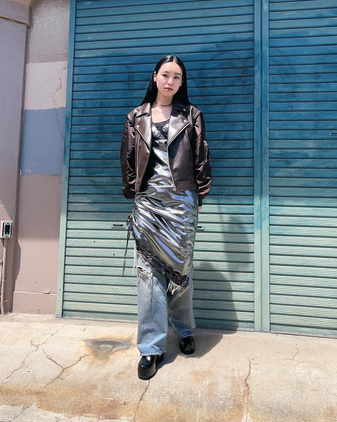 MOUSSY SNAPさんのインスタグラム写真 - (MOUSSY SNAPInstagram)「#MOUSSYSNAP @shionochi 166cm  ・FAUX LEATHER DETACHABLE JACKET(010GAG30-5160) SHEL'TTER WEBSTOREにて先行予約販売中。 MOUSSY店舗・ZOZOTOWNでは9月より発売予定。  ・LACE SATIN SLIP DRESS(010GAS30-5690) ・MIDRISE STRAIGHT(010GAA11-5340) ・CHUNKY SLIP ON SHOES(010GAS52-6180) 全国のMOUSSY店舗／SHEL'TTER WEBSTORE／ZOZOTOWNにて発売中。  #MOUSSY #MOUSSYJEANS」8月29日 22時54分 - moussysnap