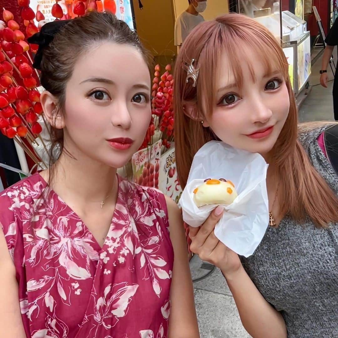 丸山慧子さんのインスタグラム写真 - (丸山慧子Instagram)「.  @a_rin.popo 親子と中華街へ❤︎  小籠包とか食べたいの食べれて 大満足だったけど ただ、ただ時間が短すぎた🤣  そしておすすめして貰った 占いも行ったよ〜🥰🫶  さなちゃんは産まれたばかりだけど 占い師さんに言われて あーやっぱりそうなんだー！ そんな感じしてたわ と、納得する部分がたくさん  えなさなのバランスが 良さそうで安心しました☺️  占いが全てではないけど そう言われると嬉しいよね♡  旦那さんの事も見て貰い これまた納得😂🤣  占いって面白いよねー！笑  @yhhoshiyomi  しかも話やすすぎて楽しかった笑  中華街で占いしたい時は 是非行ってみてー😆🩷🫧  ※子供たちの写真ないから前の貼っとく笑  #占い #女の子ママ #姉妹ママ  #横浜中華街 #中華街 #家族」8月29日 21時22分 - keiko.423