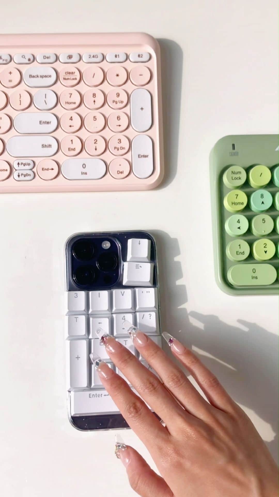 SHEINのインスタグラム：「We've got cell style that's highkey cute 💫 Is this case your type? 😜📱⌨️  🔎 16692916  #SHEIN #SHEINforAll #SHEINstyle #fashion #chic #saveinstyle」