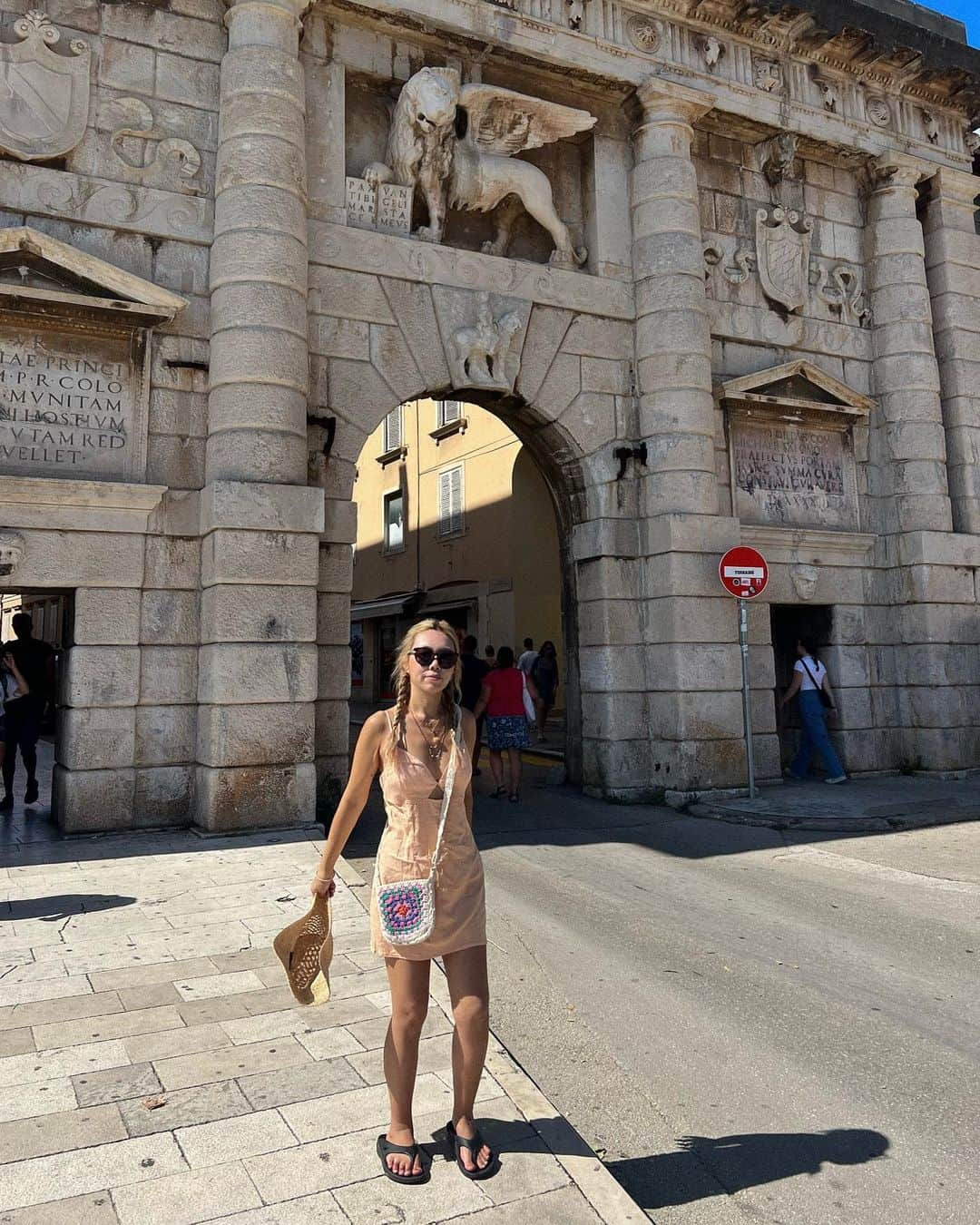 Manamiさんのインスタグラム写真 - (ManamiInstagram)「📍Zadar, Croatia ずっとずっと行ってみたかった国🥹🇭🇷 今回のクロアチアtripはZadarという街からSTART🌞  クロアチアはなんと言っても旧市街が素敵で ビーチもすぐそばにあって、 ご飯も美味しくてすぐに大好きになった🥹💖」8月29日 21時26分 - manashika