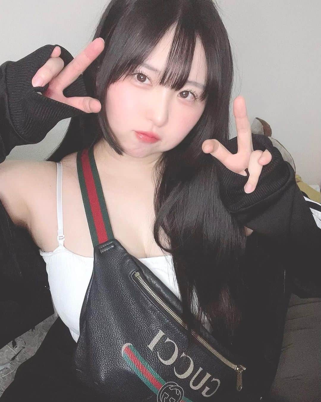上田ミルキィのインスタグラム：「親友と遊んだ✌️🖤✌️」