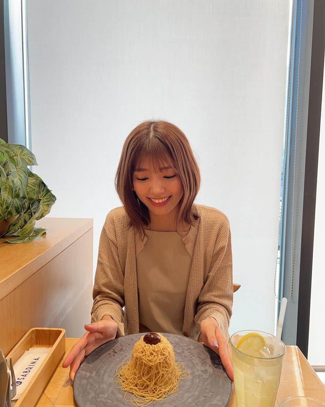 里菜さんのインスタグラム写真 - (里菜Instagram)「秋はもうすぐ?🌰」8月29日 21時35分 - rina_crownpop