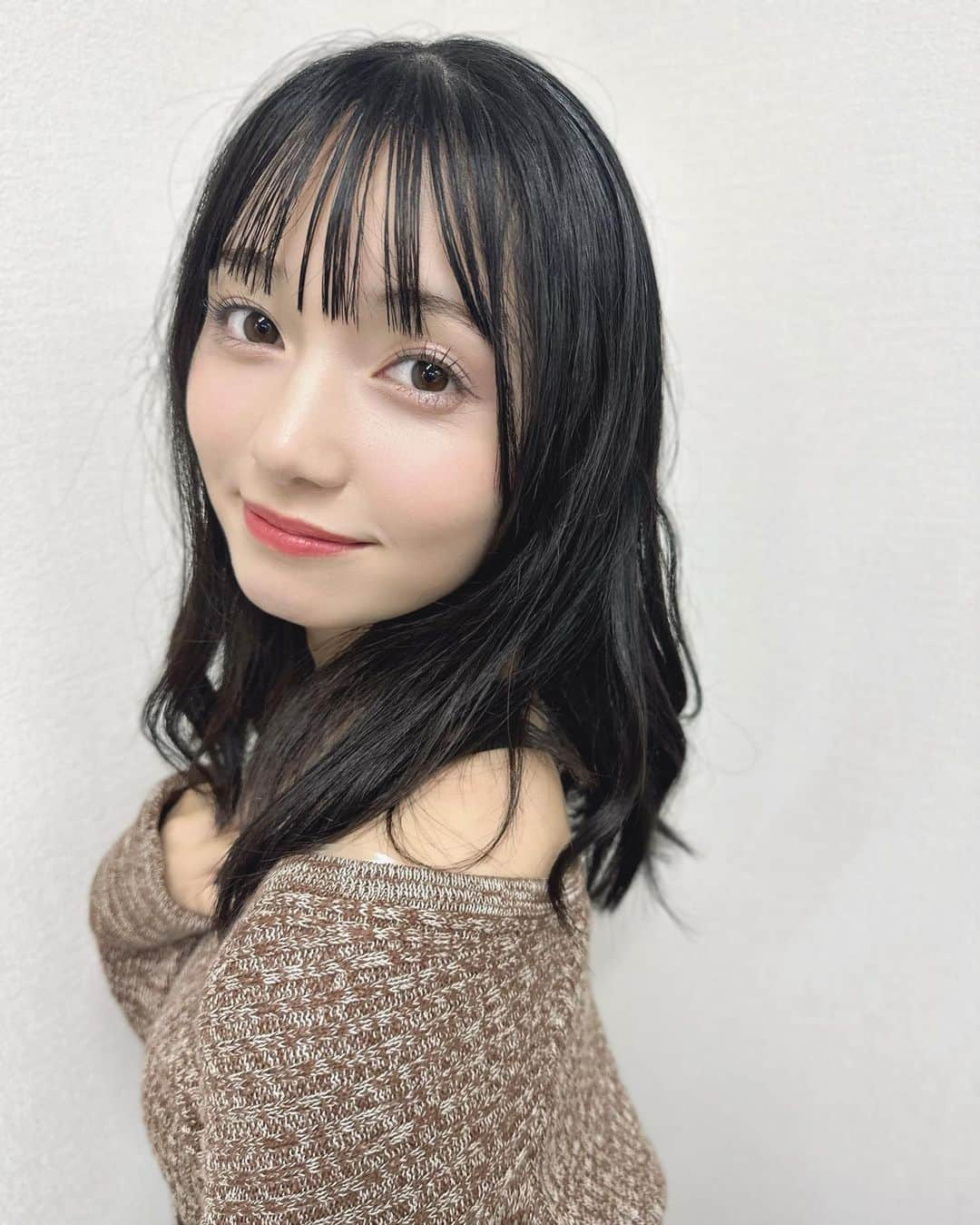 熊澤風花のインスタグラム：「毎年恒例長袖着るの急ぎ過ぎちゃう🌻🌻」