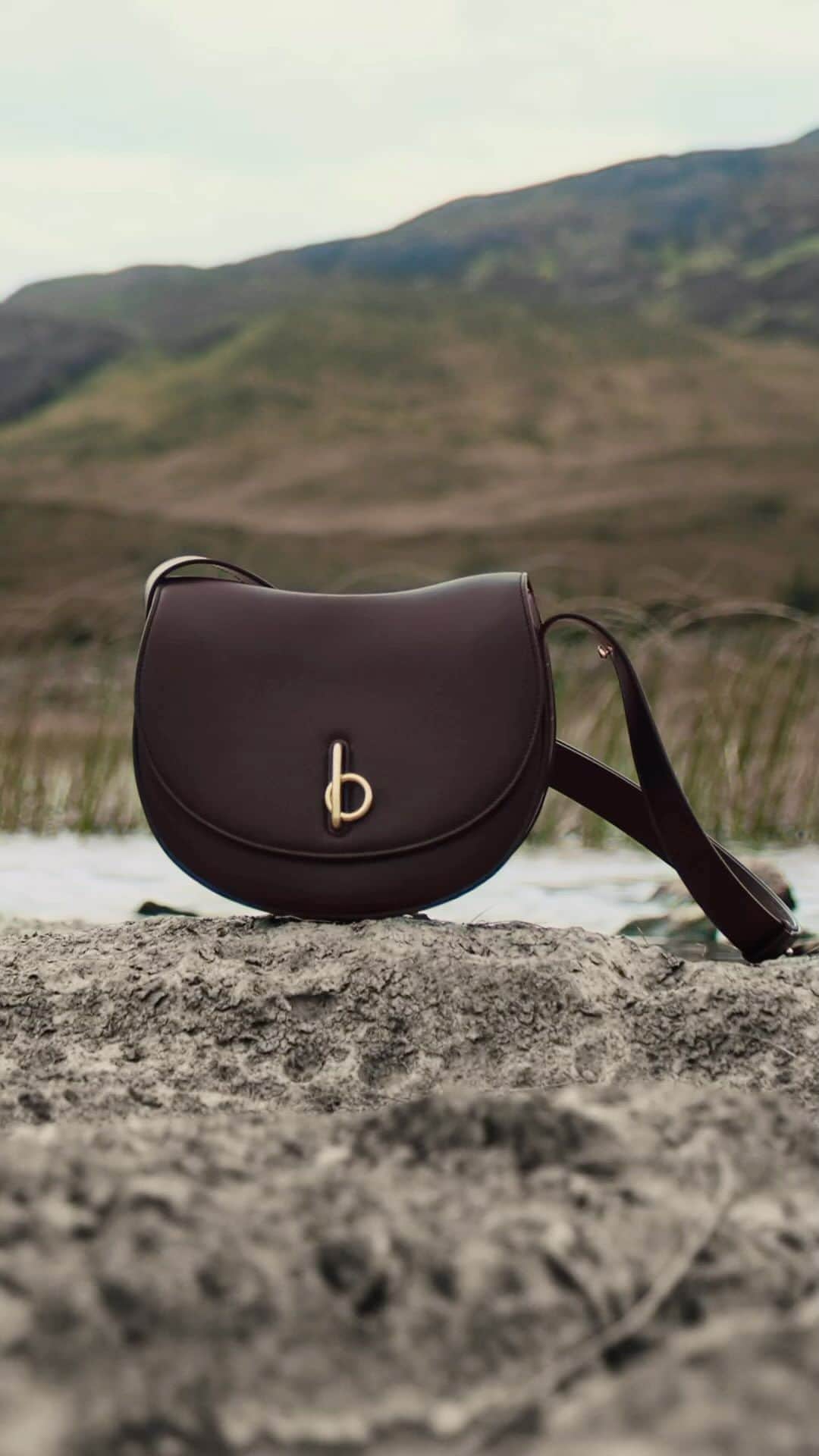 Burberryのインスタグラム：「Rocking Horse #Burberry」