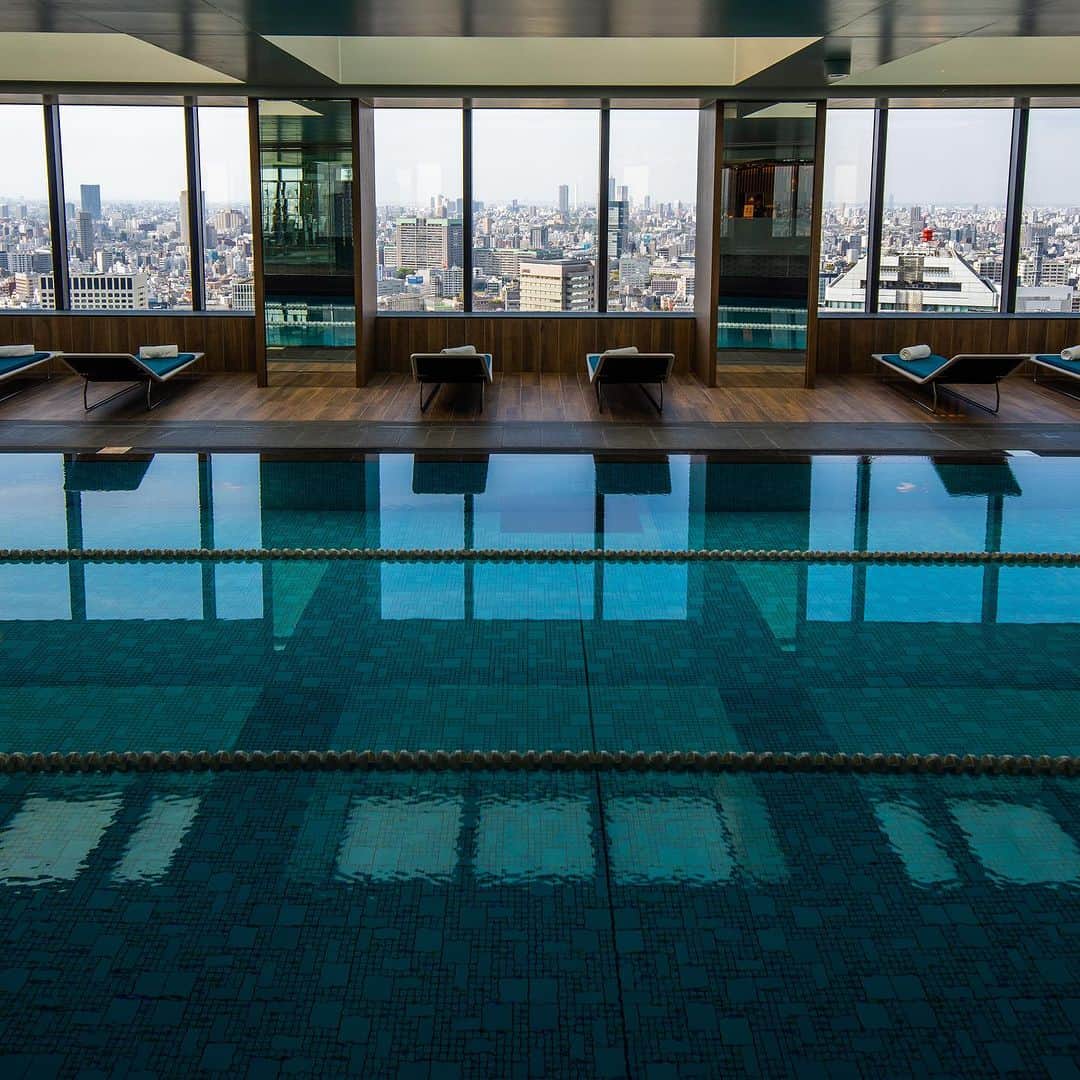 ザ・プリンスギャラリー 東京紀尾井町さんのインスタグラム写真 - (ザ・プリンスギャラリー 東京紀尾井町Instagram)「静寂なプールで心身ともにリフレッシュ。  Drink in enchanting vistas of the Tokyo skyline from the tranquil serenity of our indoor pool.  Share your own images with us by tagging @princegallerytokyokioicho  ————————————————————— #theluxurycollection #princehotels #tokyohotel #marriottbonvoy #theprincegallerytokyokioicho #ザプリンスギャラリー東京紀尾井町 #東京ホテル #東京ホテルステイ #ホテルプール」8月29日 21時41分 - princegallerytokyokioicho