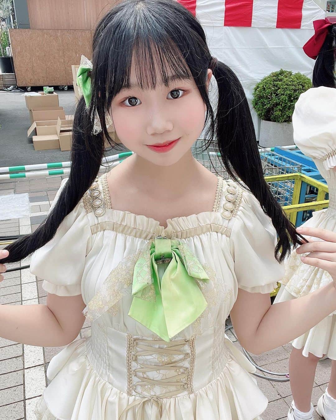 松永あいかのインスタグラム：「もーすぐ夏終わる、、 .  .  .  .  .  .  .  .  .  .  #アイドル#おーえすけー#松永あいか#中学生#可愛い#大須#09#14歳#いいねしてほしい#中2#拡散希望#jc#推して#黄緑色担当#大須商店街」