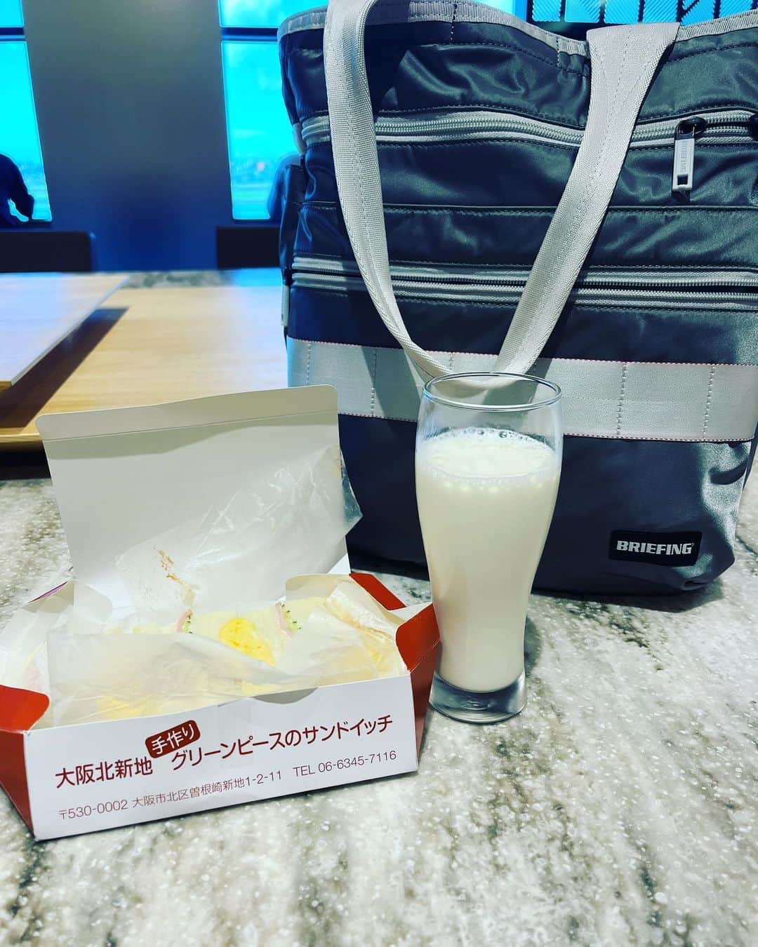 のインスタグラム：「還暦1発目の超二日酔い 羽田空港から千歳烏山のそらいろ整体院 昔六本木ロアビルサウナビビでマッサージしてもらってた窪田君が11年前開業した店へ！マルハンシニアプロアマで一緒したグランドシニアチャンピオンのナベさんに 教えていただき11年振りに整体してもらい リピート間違い無しです 帰って、今夜は吉祥寺肉山で南部美人久慈親娘と華子ちゃんの彼氏太郎君も呼び出して会食！またまた美味しいし、二日酔いの迎え酒！」
