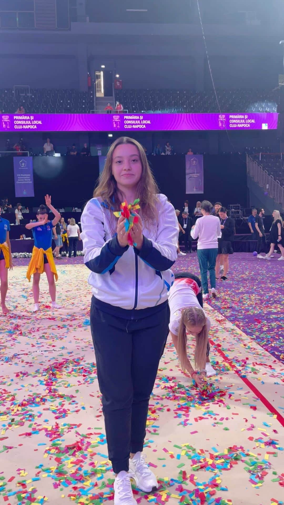 アロナ・コシェヴァツキーのインスタグラム：「Two world championships are over 🏆 Thank you everyone for your support 🫶🏽」