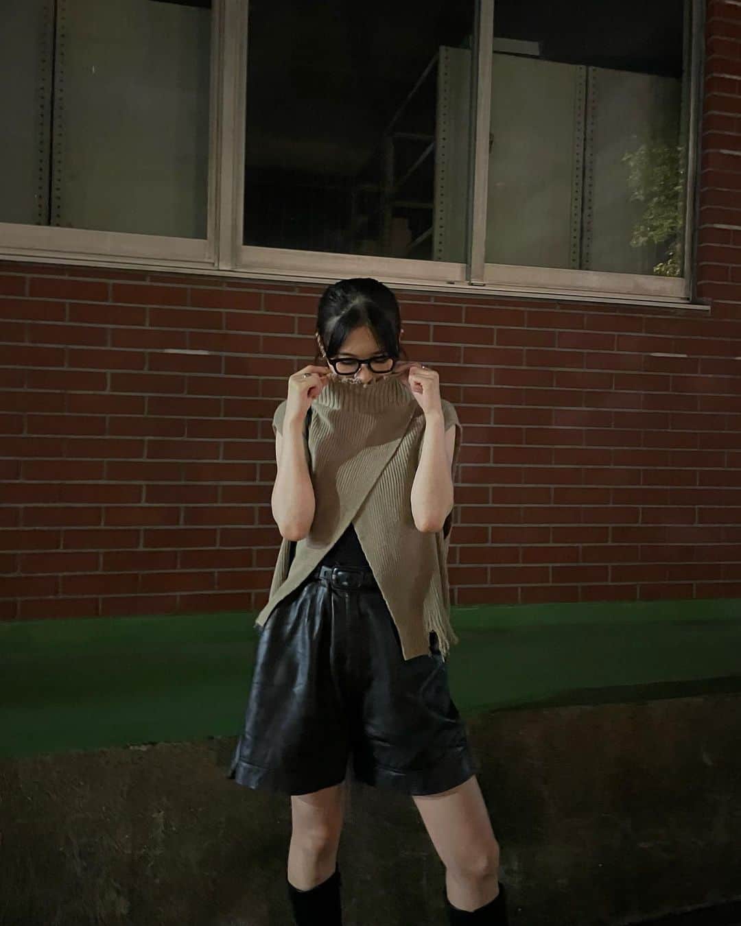 庄司芽生さんのインスタグラム写真 - (庄司芽生Instagram)「🌰🧥🍂👞👢🤎  夜はすっかり涼しくて良い気分〜〜  #めいの服」8月29日 21時55分 - mei_tokyogirlsstyle