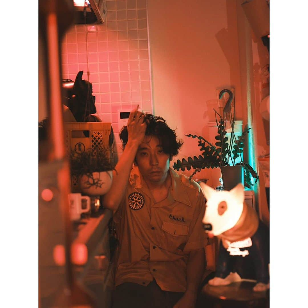 関口アナンさんのインスタグラム写真 - (関口アナンInstagram)「UNDER THE RED LIGHT SESSION 2023  🧠🧠🧠🧠🧠🧠🧠🧠🧠 IMAGINARY FILM WORLD Ⅰ 🧠🧠🧠🧠🧠🧠🧠🧠🧠  PLACE : MY HOME /// KITCHEN 🍽️  🔥🔥🔥🔥🔥🔥🔥🔥🔥  📷🧑 MASASHI ANRAKU ///安楽将士 @anchan.jr   📷GFX50S Ⅱ」8月29日 21時51分 - anamdada