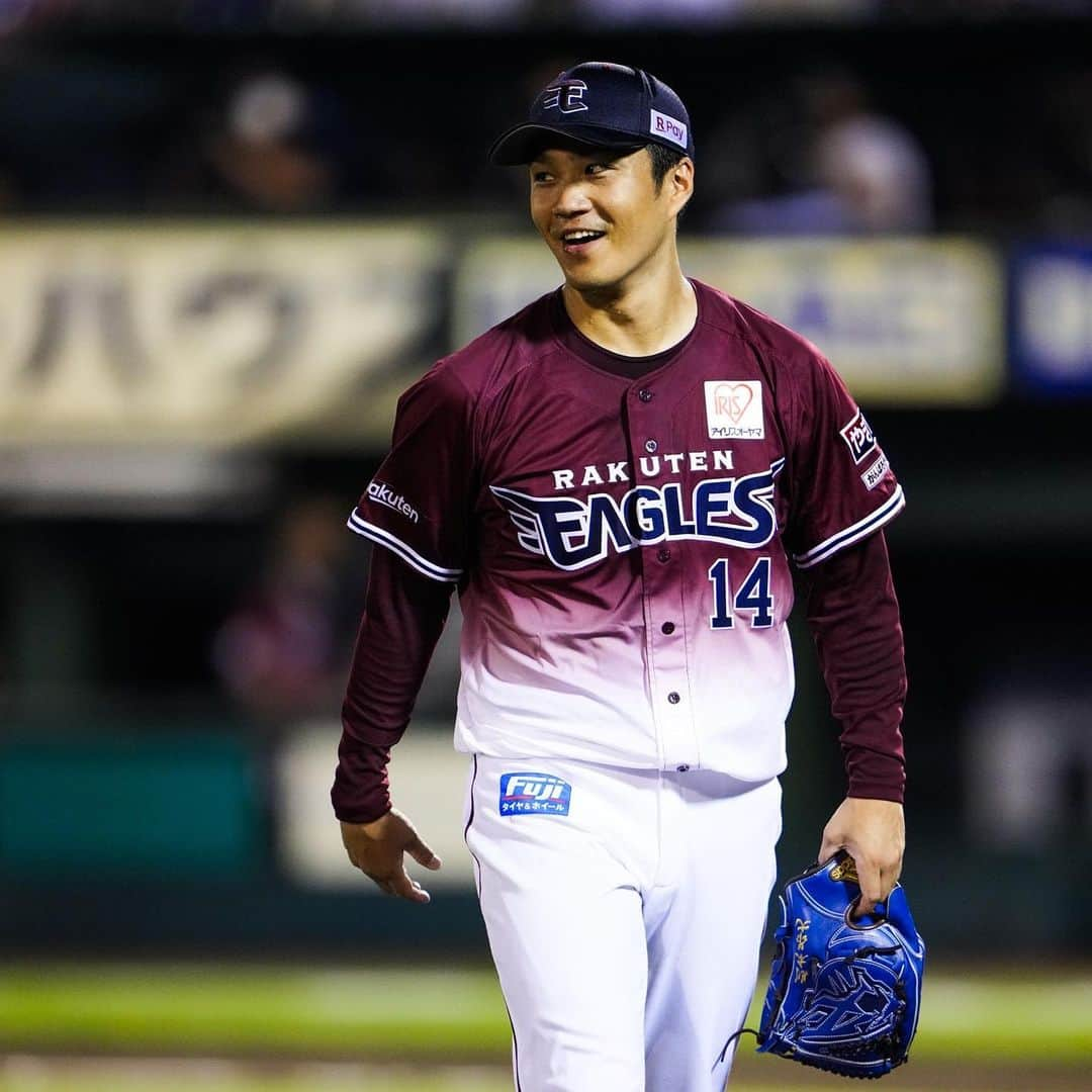 東北楽天ゴールデンイーグルスさんのインスタグラム写真 - (東北楽天ゴールデンイーグルスInstagram)「⚾️  ⚾️E 2-1 L⚾️  1点を争う緊迫の投手戦を制して4連勝‼️‼️‼️ これでFANS‘ユニホーム着用試合は10戦9勝に✨✨ 先発の則本選手が7回途中5安打1失点4奪三振で7勝目🎉 鈴木翔天選手、渡辺翔太選手、松井裕樹選手の継投で無失点に💯 これで松井裕樹選手は29セーブ目👏🏼👏🏼 打線は5回に岡島選手が2ベースヒットで出塁すると フランコ選手が値千金の12号2ラン🔥🔥🔥  #鷲が掴む #rakuteneagles #則本昂大 #マイケルフランコ  #岡島豪郎 #鈴木翔天 #渡辺翔太 #松井裕樹 #伊藤裕季也 #村林一輝  #辰己涼介」8月29日 22時03分 - rakuten_eagles