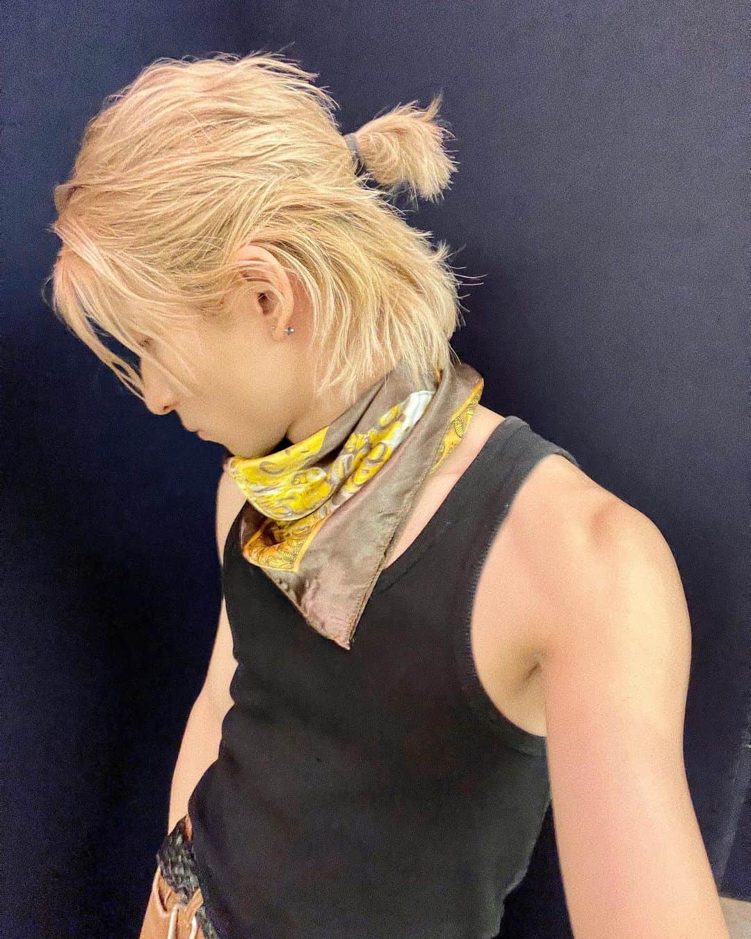 古幡亮（WATWING）さんのインスタグラム写真 - (古幡亮（WATWING）Instagram)「シンプルはヘアと小物で 崩してみる。 #RYOのきょー服」8月29日 22時13分 - ryo_watwing