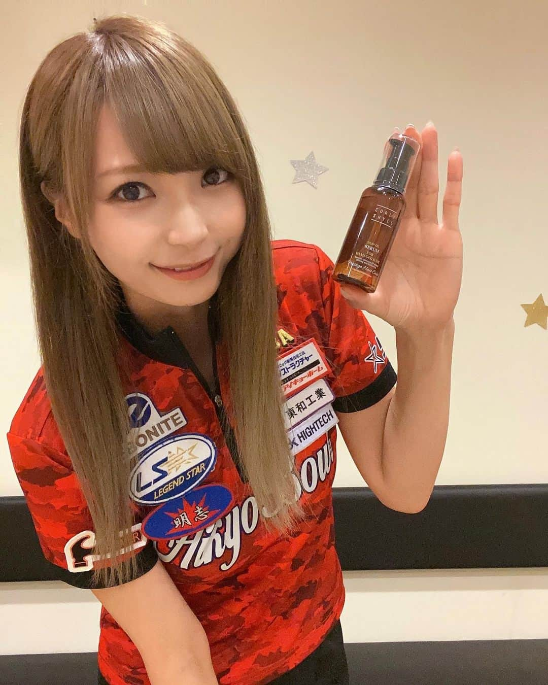 本間成美さんのインスタグラム写真 - (本間成美Instagram)「夏の日差しで髪の毛パサパサすぎるので カーリーシール様のオイルセラムとヘアキュアマスクを使ってみました💜  オイルセラムつけたらさらさらーっ✨香りもいい🥰  またロングヘア目指して髪伸ばしてるのでケアしっかりしたいと思います✨  @curlyshyll_official @curlyshyll_jp  #カーリーシール  #curlyshyll #ヘアケア  #韓国ヘアブランド  #サロンシャンプー #サロン専売品  #カーリーシールCOC #커리쉴coc #pr」8月29日 22時05分 - narumi517