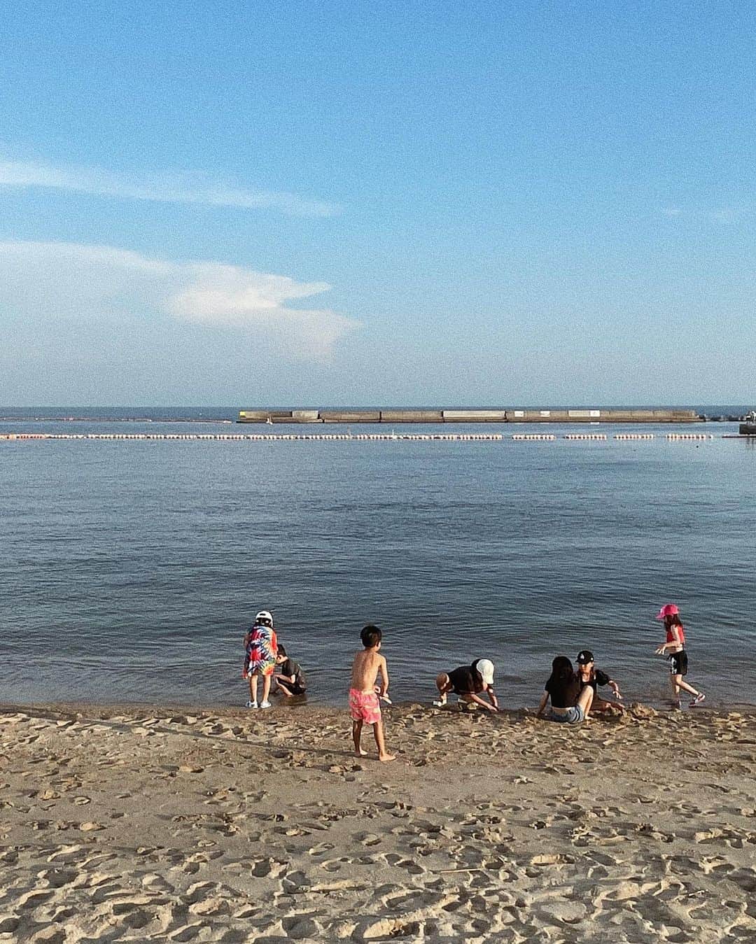 正中雅子さんのインスタグラム写真 - (正中雅子Instagram)「夏ーーー🌻🍉🎐  投稿できてないまま8月終わってしまうー！  お友達や家族と盆踊り行ったり、何回もプールや海も行ったー🌊🫶  娘は夏休みもダンスや空手を頑張っていてワークショップに参加したり☺️  夏の思い出たーーーくさん☺️🫶✨  どの瞬間も愛おしい🥰  #2023夏」8月29日 22時22分 - masacoshonaka