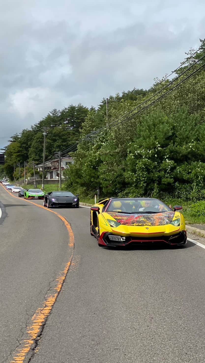 諸星伸一のインスタグラム：「⭐️No lamborghini no life⭐️  #lamborghini #ランボルギーニ #morohoshi #諸星伸一 #fightingstar #ファイティングスター #fsbk #世界最強モロックマ #世界最強諸星一家 #諸星一家 #powercraft  #lexani #lexanijapan #rockford #tokyo #japan」
