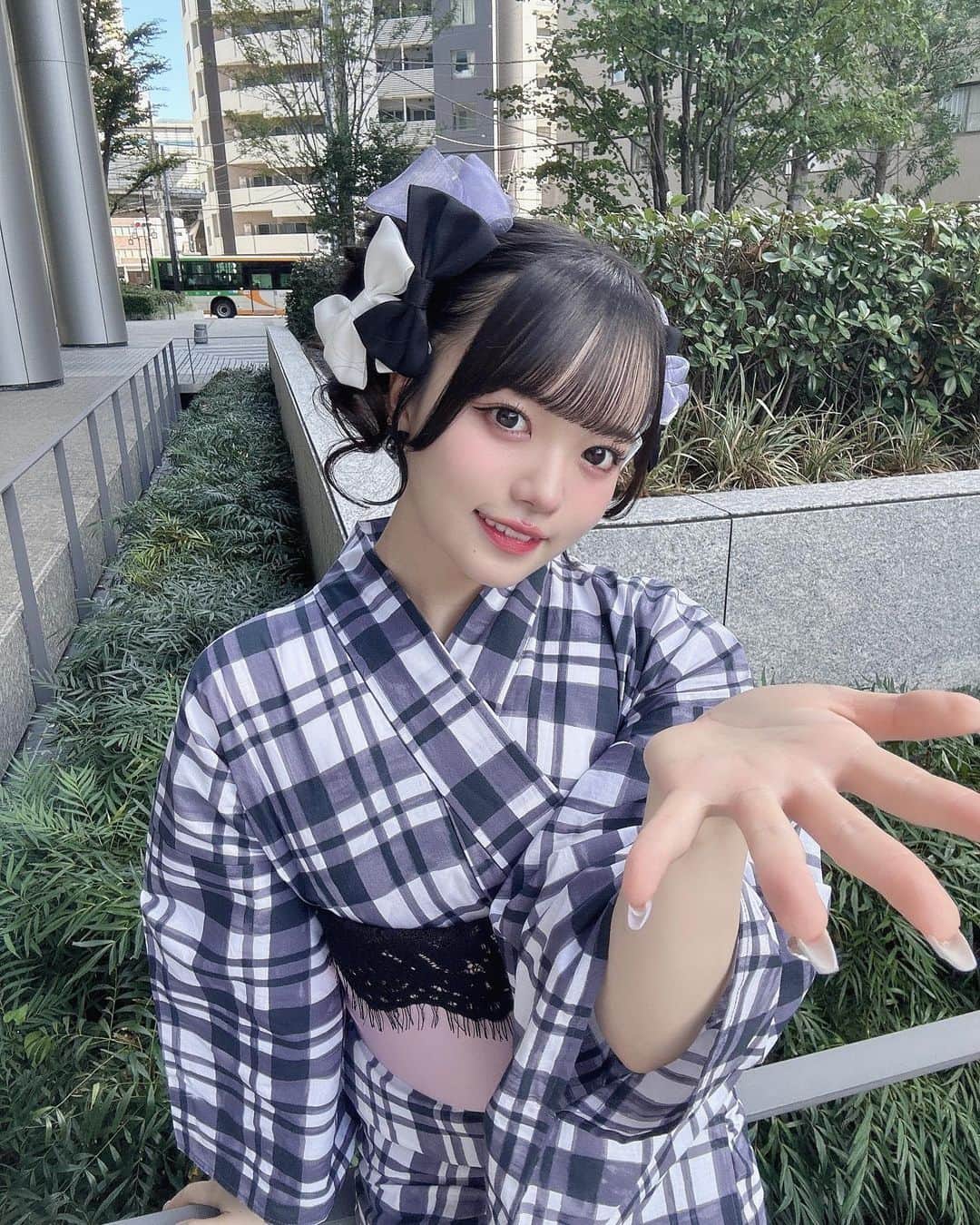 田中想のインスタグラム：「･ ･ 今年の浴衣です 🖤🎶 ･ ･ すきですか、、？ ･ ･ ･ ･ ･ ･ ･ ･ ･ ･  #浴衣 #浴衣女子 #浴衣ヘア #浴衣ヘアアレンジ #アイドル #idol #黒髪 #黒髪ロング #フレンチガーリー #フレンチガーリーコーデ #ljk #jkブランド #ootd #like4likes #followme #fff」