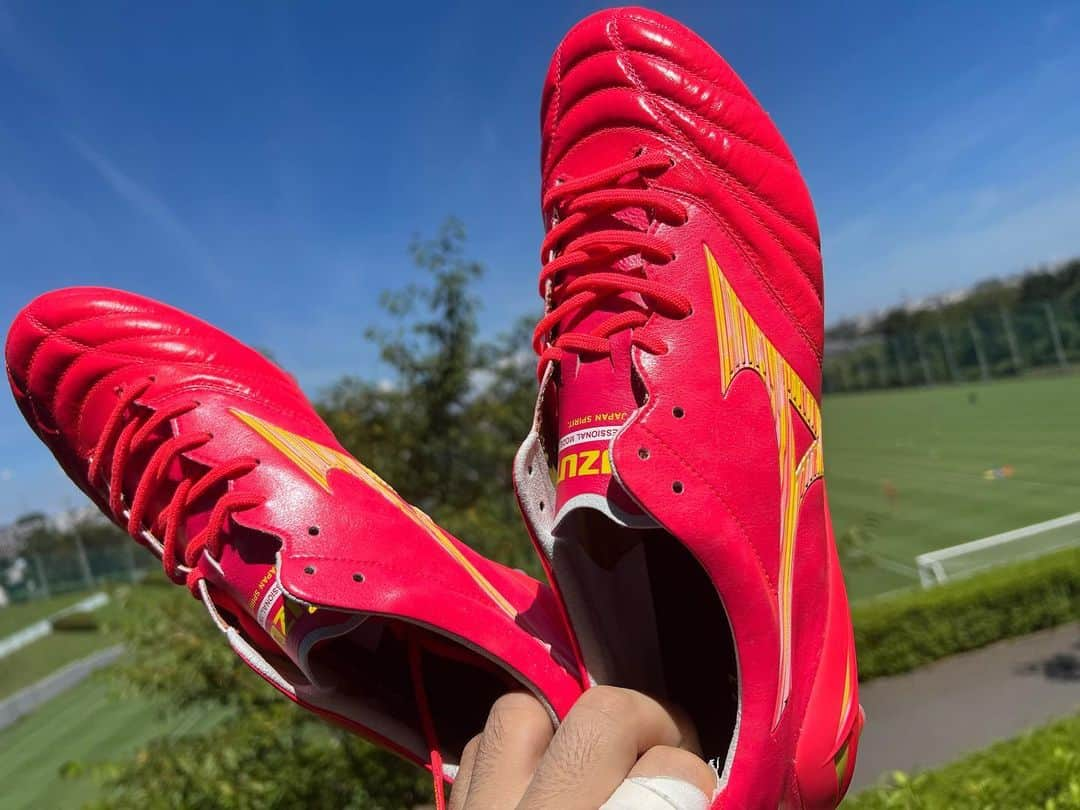 チョン・ソンリョンさんのインスタグラム写真 - (チョン・ソンリョンInstagram)「#mizuno #MORELIANEO @mizuno_football_jp  @mizunokr  #감사합니다 #ありがとうございます  🇰🇷🇯🇵」8月29日 14時31分 - jung.sung.ryong