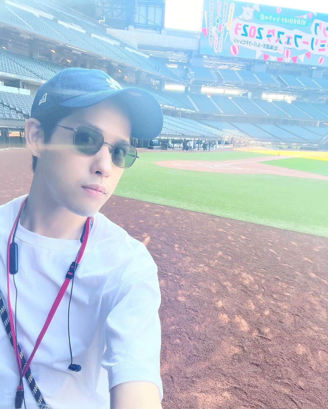 のインスタグラム：「わくわくが止まらなかった。 野球好きにはたまらない。 #エスコンフィールド北海道  #北海道日本ハムファイターズ  #花園直道　#野球　#盆踊り #ドジャースキャップでごめんなさい」