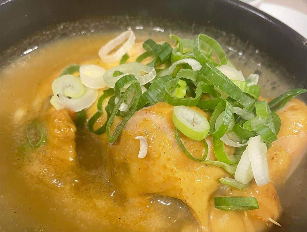 大森日雅さんのインスタグラム写真 - (大森日雅Instagram)「食べたもの~🇰🇷♡😋  カンジャンケジャン🦀 最高に美味！ましそよ~♡ 参鶏湯もまたたべたい。 ビヨットは8個は食べた🤍  次は本場のサムギョプサル絶対たべたい！  ✈️loungeで食べた辛ラーメンうまうまだった。写真はない笑 #韓国 #ソウル #江南 #電音部」8月29日 14時46分 - nichika_omori