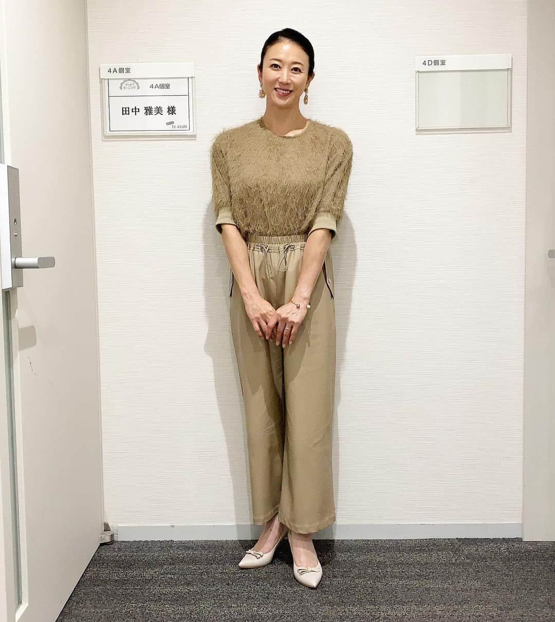 田中雅美さんのインスタグラム写真 - (田中雅美Instagram)「8月23日 テレビ朝日「グッドモーニング」で着用した衣装はこちらでした。  ・ ・ トップス、ボトムス共に @zampa_co.ltd #ザンパ  アクセサリー @abiste_official  シューズ #dianashoes  #テレビ朝日 #テレ朝 #グッドモーニング #衣装 #秋めいてきた #田中雅美 #水曜日 #コメンテーター」8月29日 14時46分 - tanakamasami_official