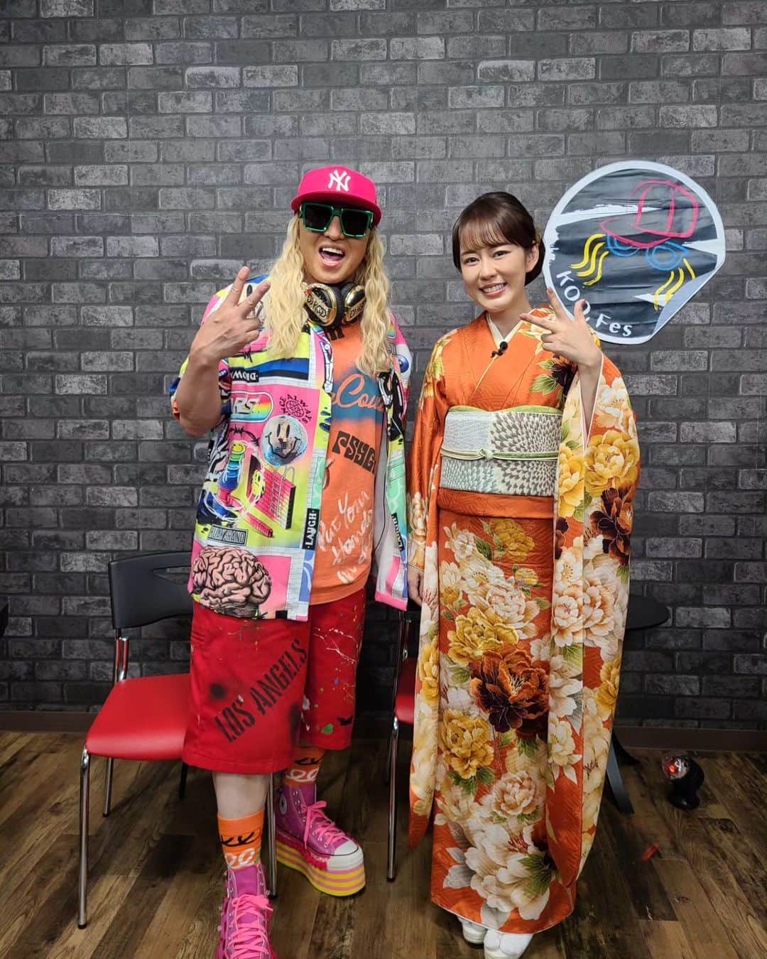 のインスタグラム：「丘みどり with DJ KOO 初コラボ 昨日のニコニコチャンネルプラスでの生配信！！  TRFの「CRAZY GONNA CRAZY」 「EZ DO DANCE」  丘みどりさんの「 #椿姫咲いた 」  演歌 × DJの即興セッション！！ や～これはたまらないマジで上がりました 丘さんの歌声バイブス半端ないッス  新ユニット結成の予感 DO DANCE！！  お着物、帯、めっちゃ映え～です   #スナックみどり https://nicochannel.jp/okamidori   #DJKOOfes https://nicochannel.jp/djkoofes   #丘みどり  #TRF  #DJKOO」