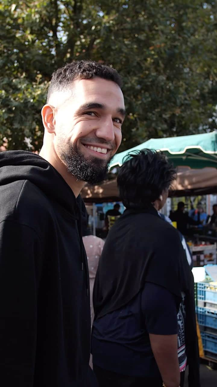 ナビル・ベンタレブのインスタグラム：「Un dimanche matin à Wazemmes avec Nabil 😍」