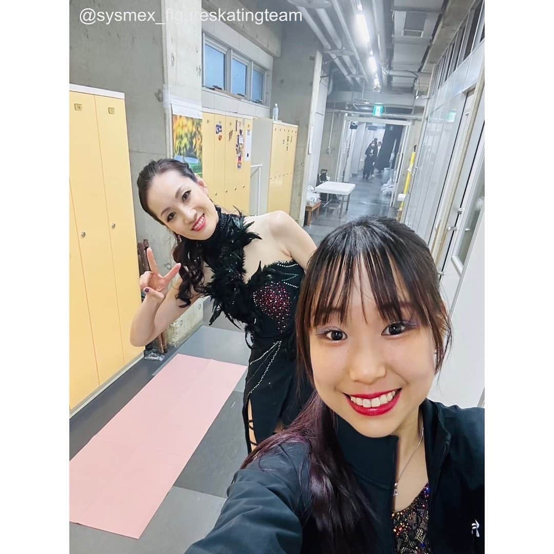 三原舞依＆坂本花織さんのインスタグラム写真 - (三原舞依＆坂本花織Instagram)「⁡ ⁡ 三原舞依選手からメッセージが届きました💌 2回に分けてお届けしますので、お見逃しなく✨（1/2） ⁡ ***** ⁡ Friends on Ice 2023 無事終了致しました✨ ⁡ 初めて出演させていただくことができ 皆様と一緒に本当に素敵な時間を過ごすことができて凄く嬉しかったです☺️ ⁡ オープニングやフィナーレ、グループナンバーでの 試合のプログラムで滑ったことがないようなクールな音楽やダンス💃 素敵なスケーターさんと一緒に滑ることができてとても勉強になり、凄く楽しかったです！ ⁡ これからもっと色んな音楽で滑ってみたいです！！ ⁡ 夏最後のアイスショーを終えてとても寂しい気持ちでいっぱいですが 試合シーズンがもうすぐ幕開けです✨ 楽しみです！！頑張ります🔥 ⁡ ⁡ 暑い日が続きますが、お身体にお気をつけてお過ごしください。 三原舞依 ⁡ #maimihara #三原舞依  #figureskating #figureskater  #sysmex_figureskatingteam」8月29日 15時45分 - sysmex_figureskatingteam