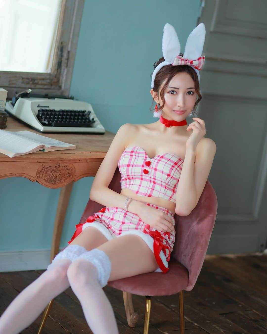 メイサのインスタグラム：「艶系おフェロうさぎ🐰📷  🎃コスプレはペアとかで 揃えると可愛くて楽しいと思います✌️ @_vanityme_  #andyfashionpress #vanityme#ハロウィン#ハロウィンコスプレ#うさぎ#ノンアルキャバ嬢#六本木ポセイドン#ポセイドン六本木#メゾンドボーテ#本当に売れてて可愛いキャバ嬢はメゾンドボーテ #メイサ#sexy#cosplayer #halloween #dress#asiangirls #ハーフ #셀카#셀카그램#攝影#旅遊攝影」