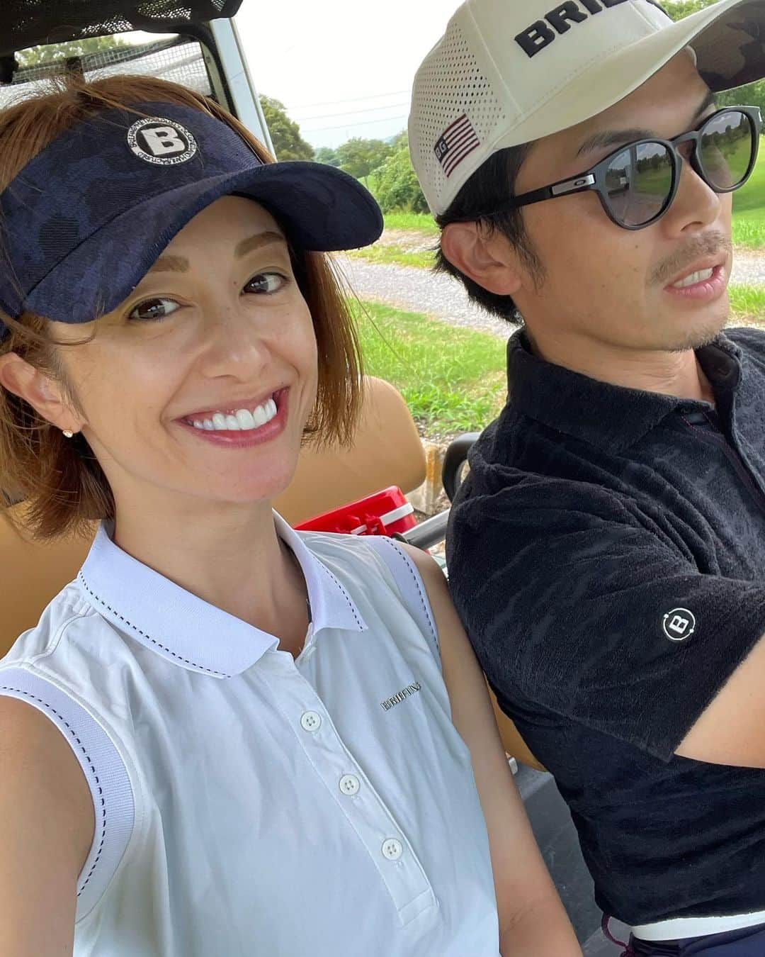 越智千恵子さんのインスタグラム写真 - (越智千恵子Instagram)「夫婦で夏ゴルフ⛳️ 夫婦でブリーフィング🏌️‍♀️🏌️‍♂️ @briefing_official  新作サンバイザーにハット、コスメキッチン監修のユニセックスコスメ(ポーチ付き)大活躍です👏  @briefing_official #briefing#ブリーフィング #golf#ゴルフ#ゴルフ女子#コスメ」8月29日 16時18分 - chieko_0224