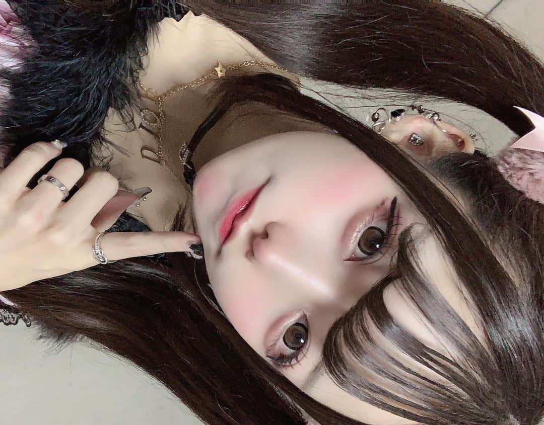 うさぎちゃんさんのインスタグラム写真 - (うさぎちゃんInstagram)「いっぱい傷ついて私の生き様を顔に刻んでるの。私の顔、ちょーたまんないでしょ？」8月29日 16時18分 - usagi___hime