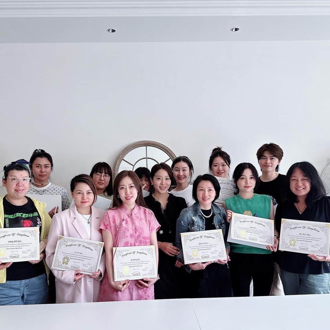 のインスタグラム：「ㅡ 2023.8.24-27. China class.  I went to China after 5 years Thank you very much to the students who took the class for four days. And thank you to the teachers and interpreters who thoroughly prepared everything for this class. Hope to see you next time 🤍 ㅡ」