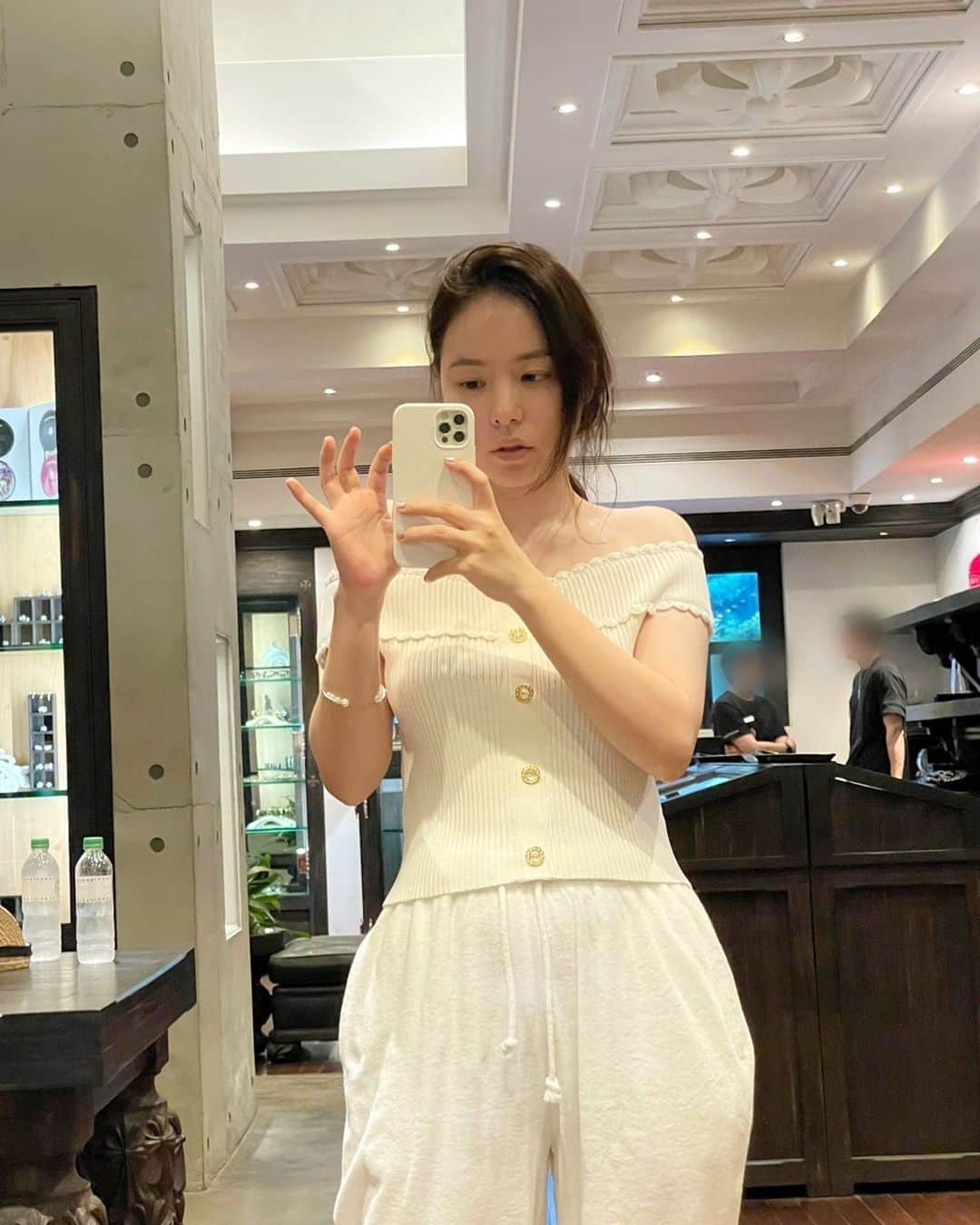 ミン・ヒョリンのインスタグラム：「🤍」