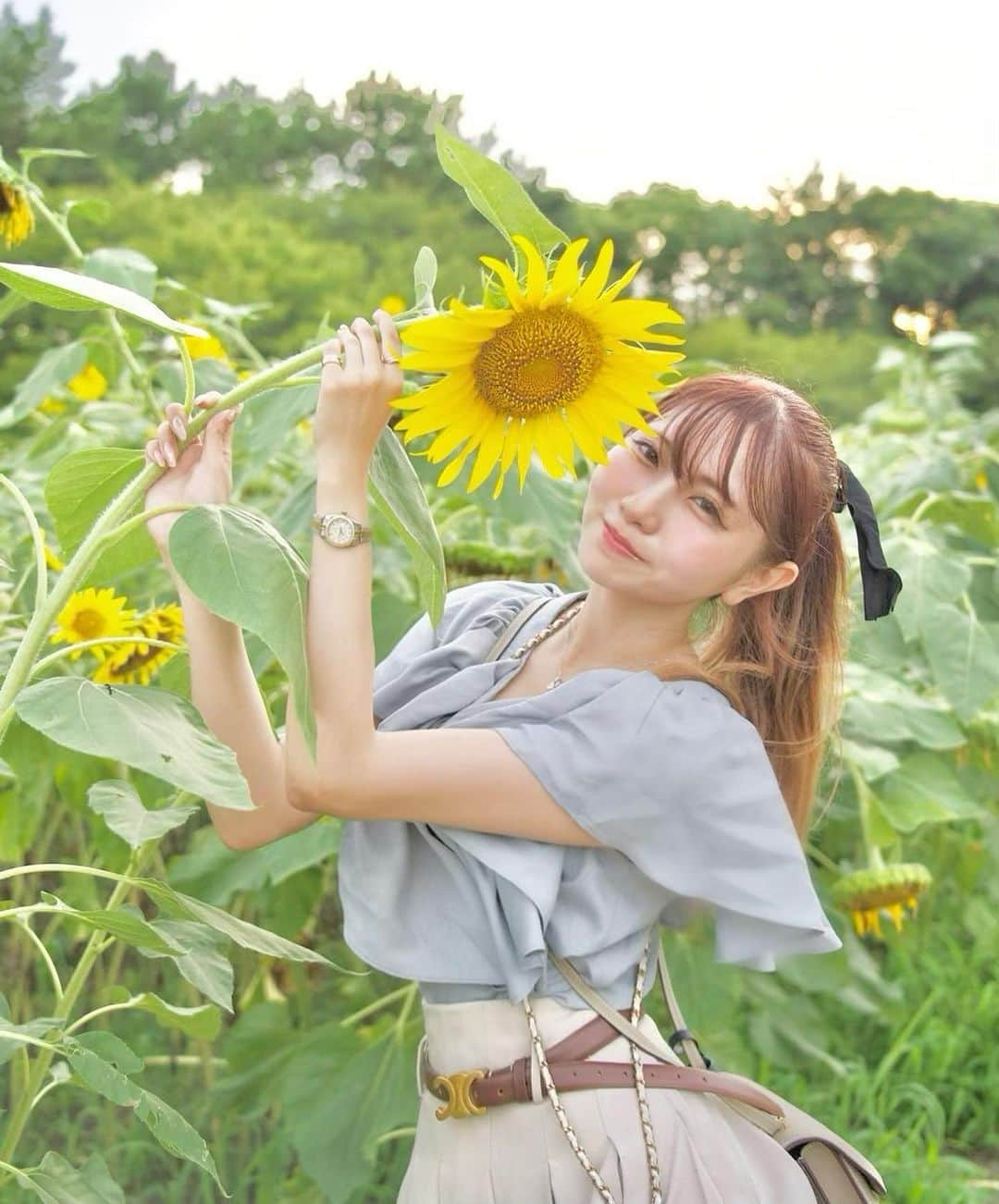 ゆーちゃんさんのインスタグラム写真 - (ゆーちゃんInstagram)「夏、終わらないで〜  #向日葵 #🌻 #ポートレート撮影」8月29日 17時07分 - yurina_era999