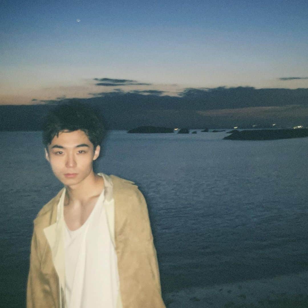 八村倫太郎（WATWING）さんのインスタグラム写真 - (八村倫太郎（WATWING）Instagram)「海が好き。 @rintaro_book」8月29日 17時08分 - rintaro_watwing