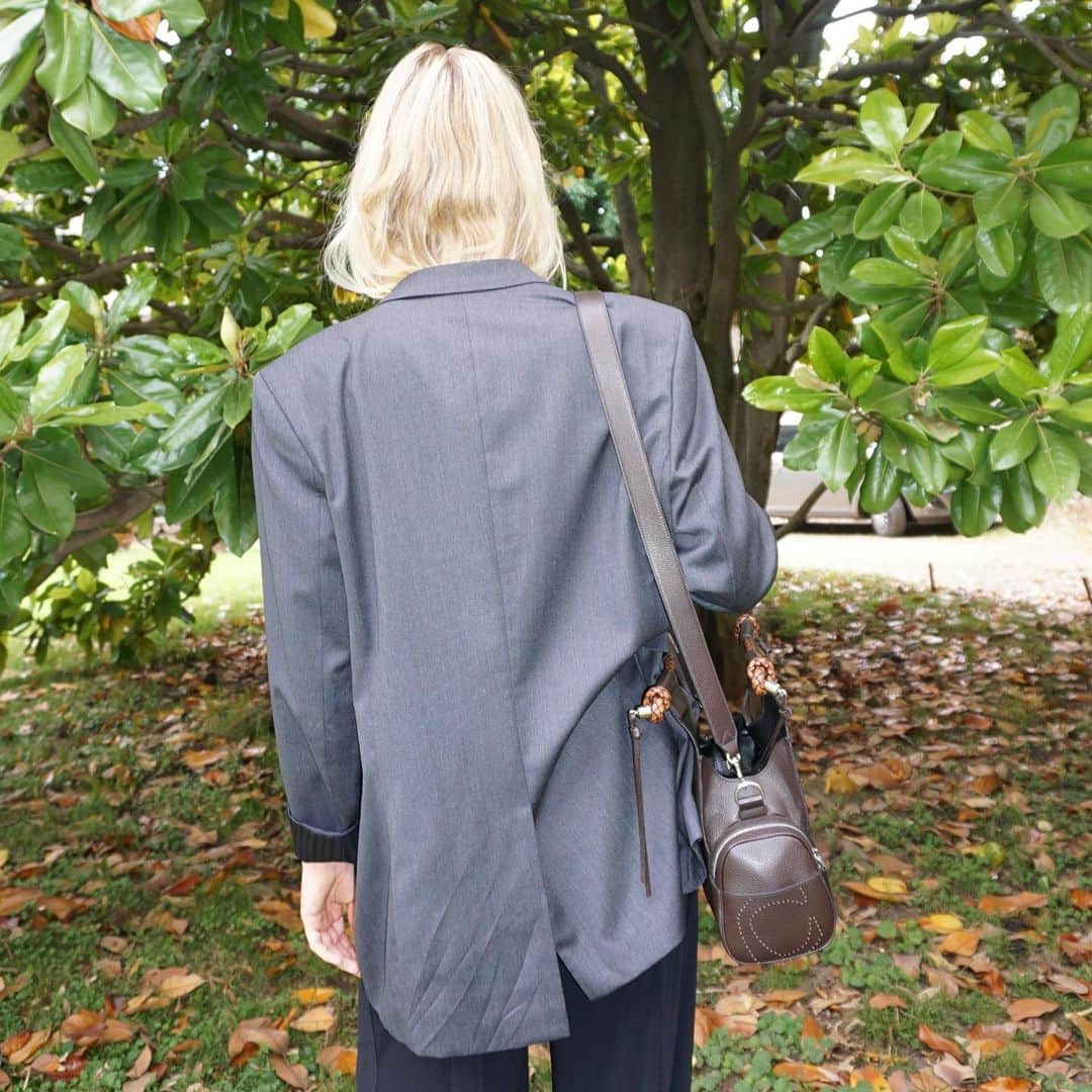 コルトモルテドのインスタグラム：「Seasons change but Priscilla bag always remain . . . . . #cortomoltedo #madeinitaly #priscilabag #bestcompanion #cortobags」