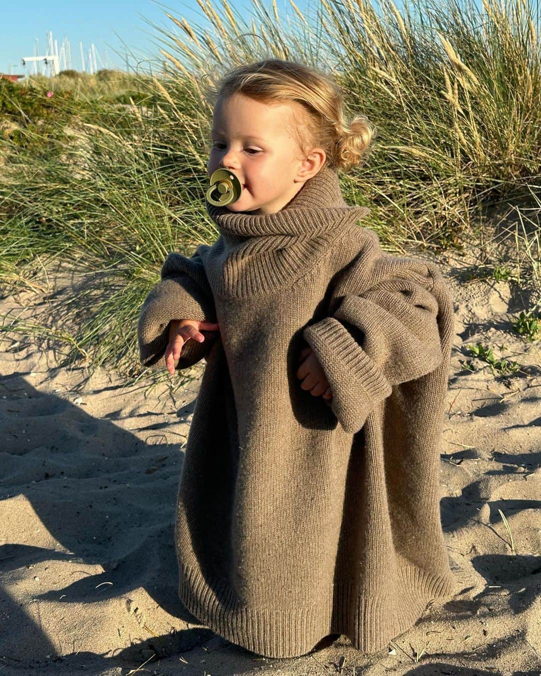 Mathilde Goehlerのインスタグラム：「Lately 🤎🤎🤎」